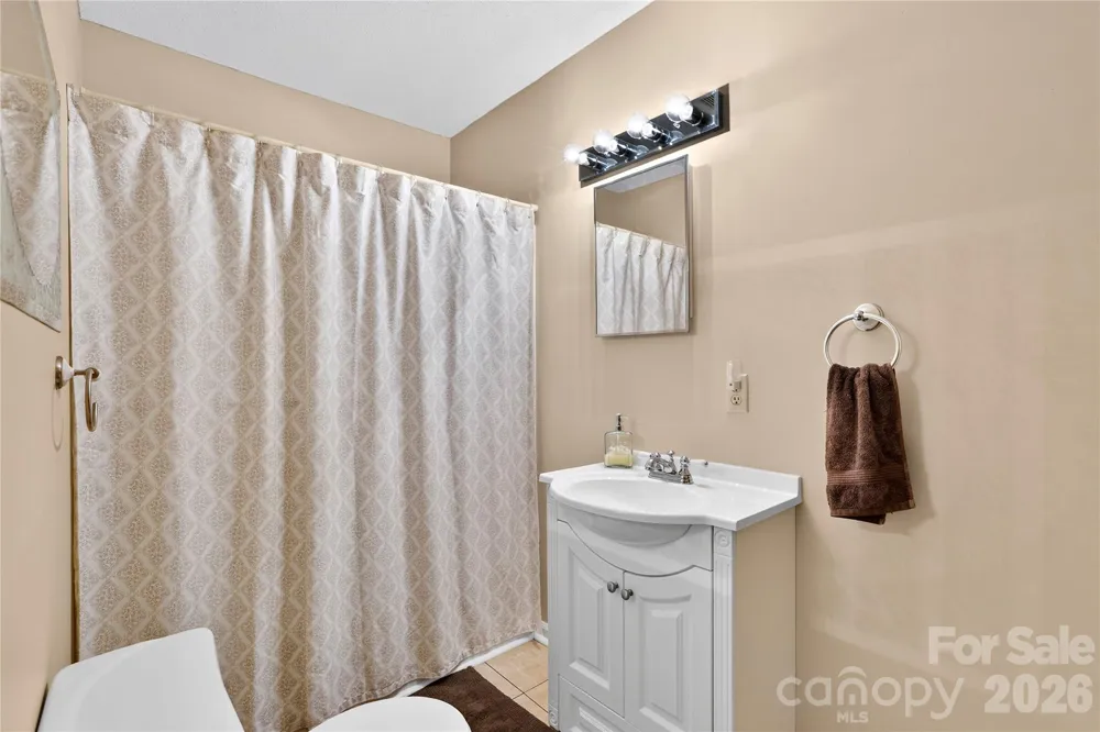 154 Hondah Boulevard Brevard, NC 28712