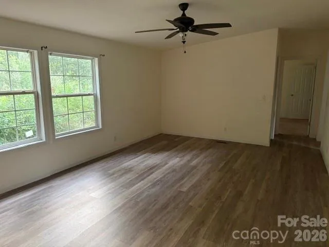 6254 E Meadow Trail Connelly Springs, NC 28612