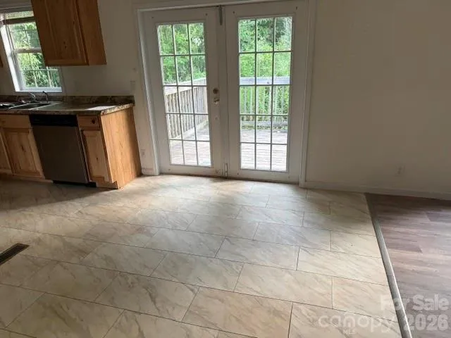6254 E Meadow Trail Connelly Springs, NC 28612