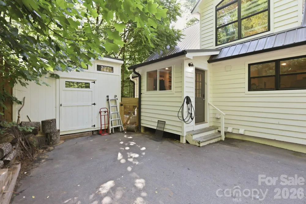 2 Coneflower Court Black Mountain, NC 28711