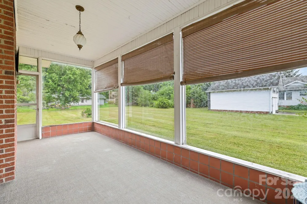 783 Skyland Drive Sylva, NC 28779
