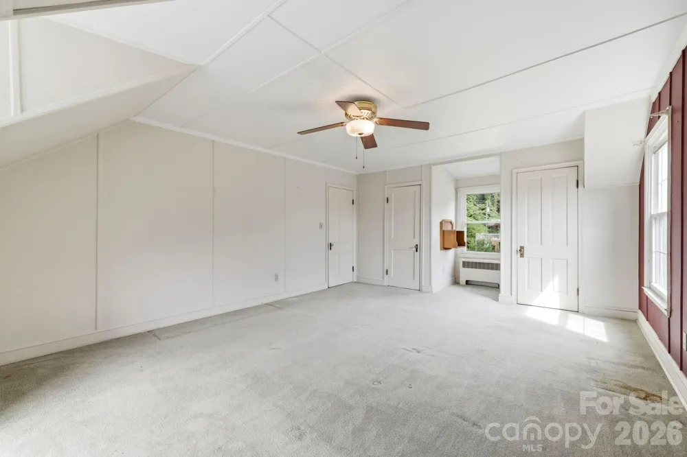 783 Skyland Drive Sylva, NC 28779