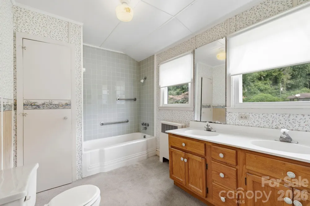 783 Skyland Drive Sylva, NC 28779