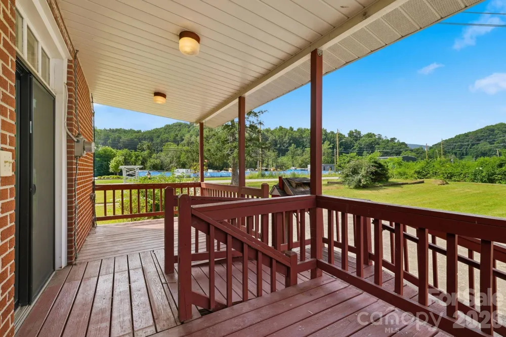 783 Skyland Drive Sylva, NC 28779