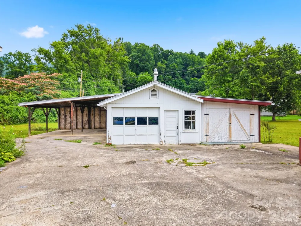 783 Skyland Drive Sylva, NC 28779