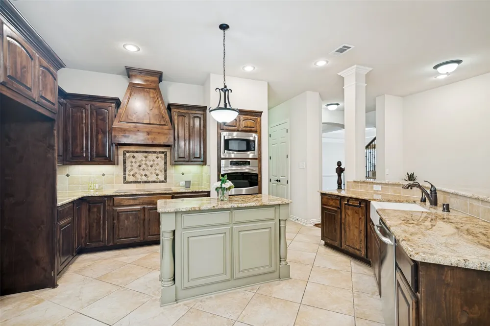 10715 Dixon Branch Drive Dallas, TX 75218