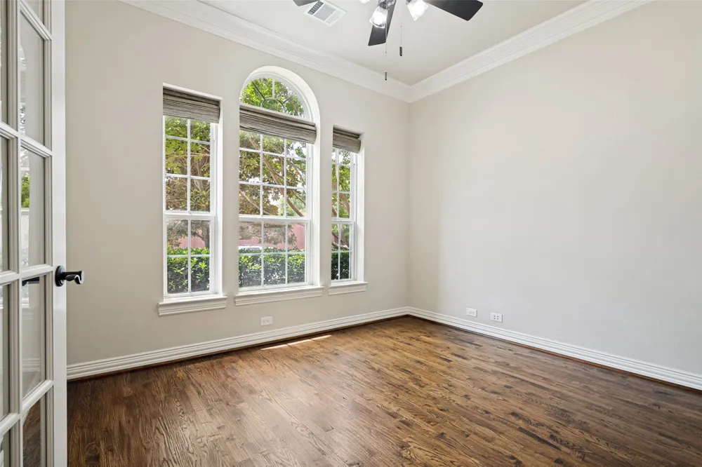 10715 Dixon Branch Drive Dallas, TX 75218