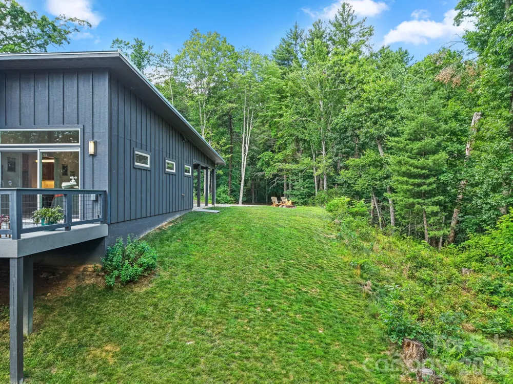 337 Leatherbreeches Drive Tuckasegee, NC 28783