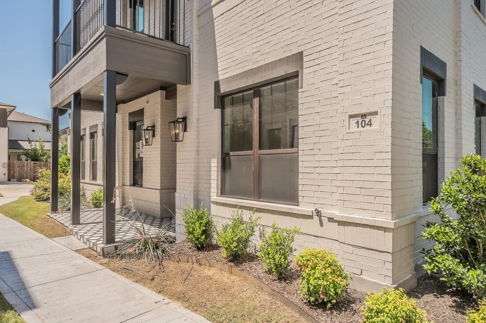 305 Sunset Lane #104 Fort Worth, TX 76114