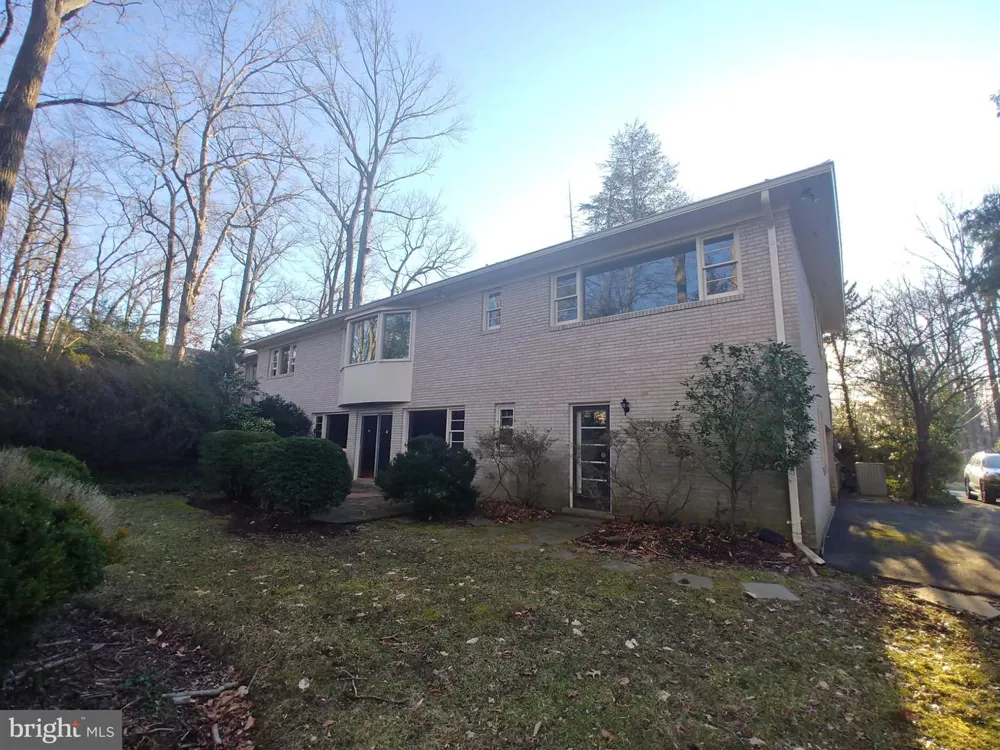1429 LABURNUM STREET Mclean, VA 22101