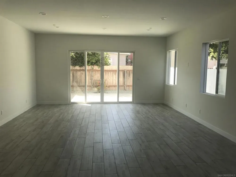253 DAHLIA Imperial Beach, CA 91932