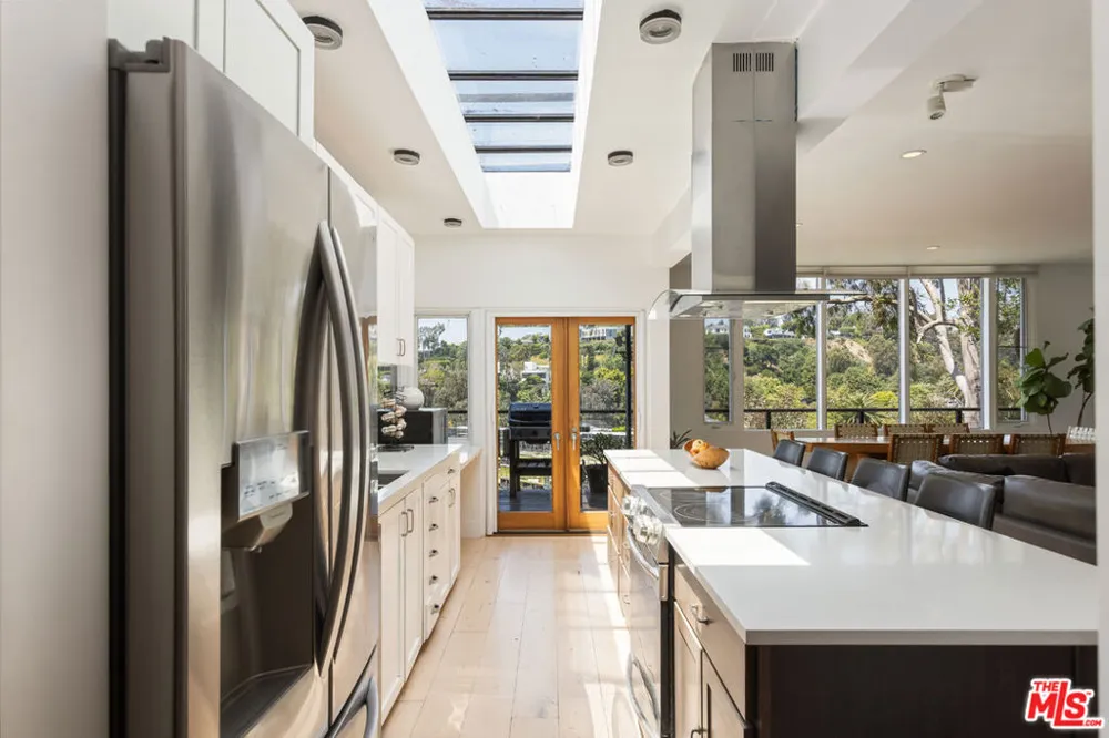 454 Stassi Lane Santa Monica, CA 90402