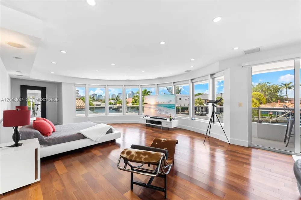 3344 NE 167th St North Miami Beach, FL 33160
