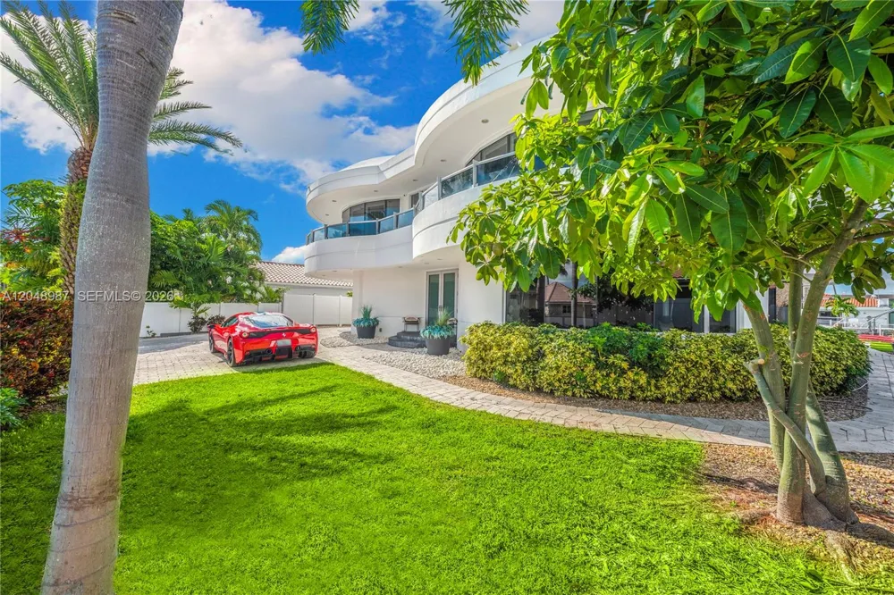 3344 NE 167th St North Miami Beach, FL 33160