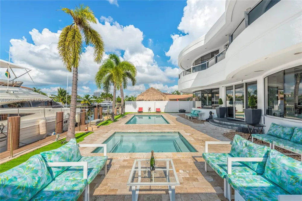 3344 NE 167th St North Miami Beach, FL 33160