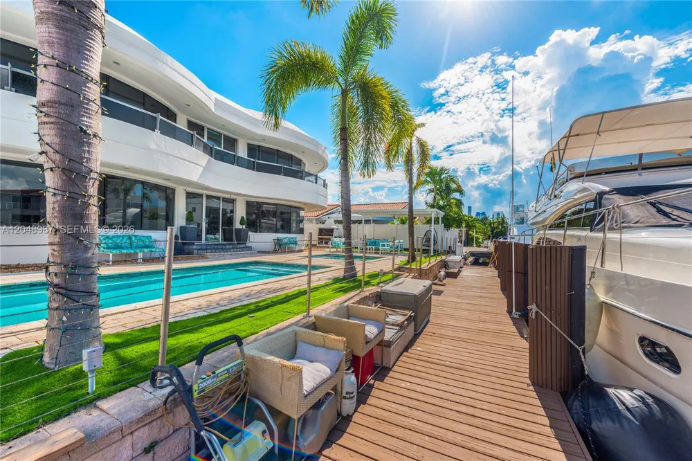 3344 NE 167th St North Miami Beach, FL 33160