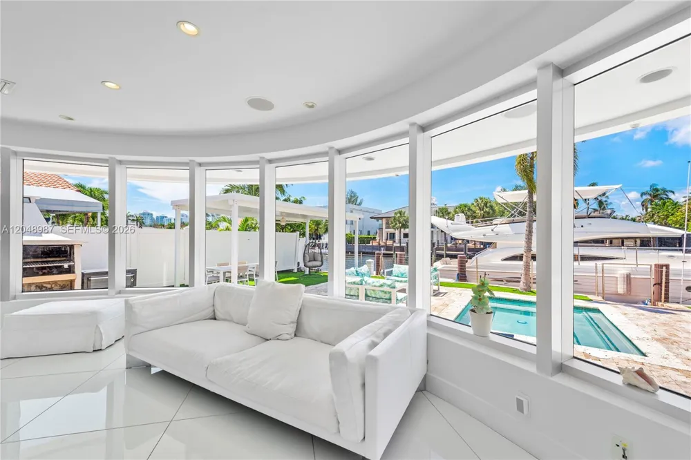 3344 NE 167th St North Miami Beach, FL 33160