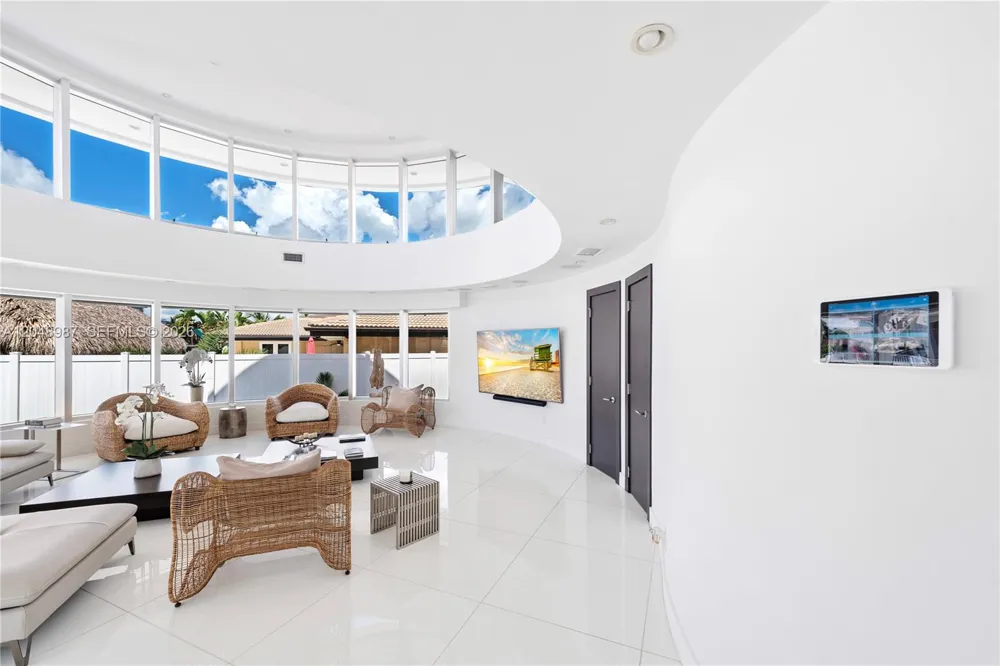 3344 NE 167th St North Miami Beach, FL 33160
