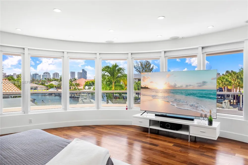 3344 NE 167th St North Miami Beach, FL 33160