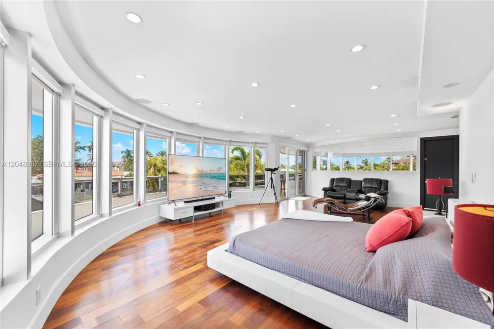 3344 NE 167th St North Miami Beach, FL 33160