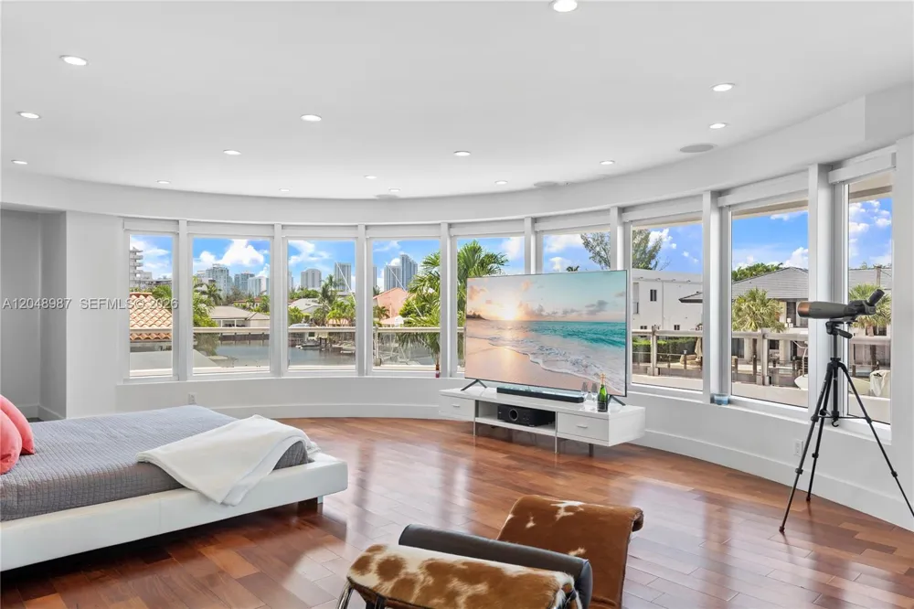 3344 NE 167th St North Miami Beach, FL 33160