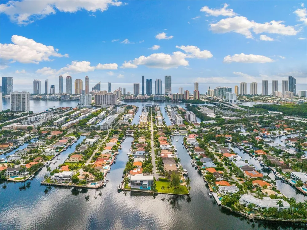 3344 NE 167th St North Miami Beach, FL 33160