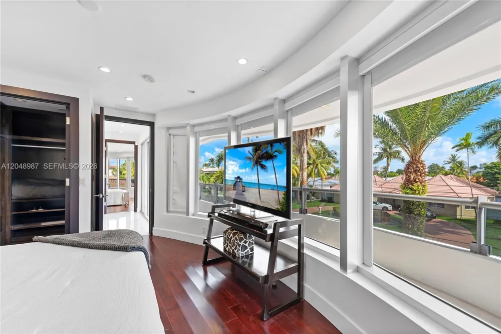 3344 NE 167th St North Miami Beach, FL 33160