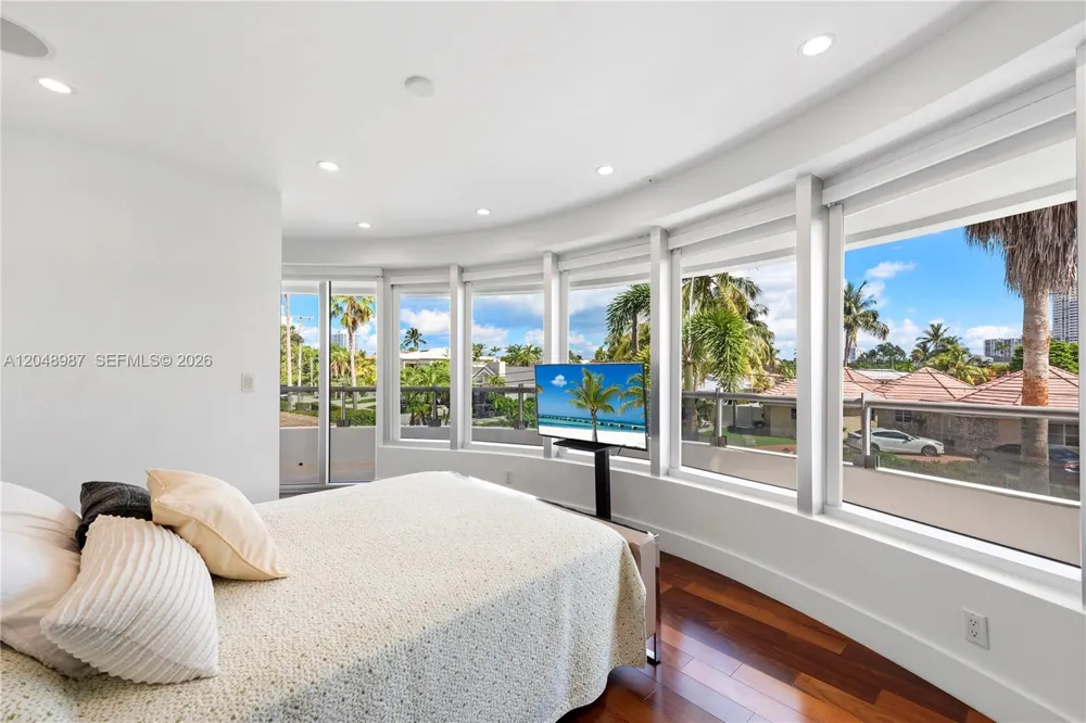 3344 NE 167th St North Miami Beach, FL 33160