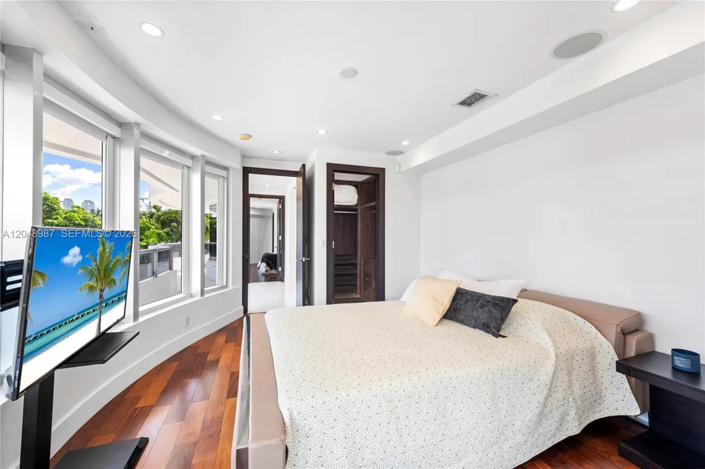 3344 NE 167th St North Miami Beach, FL 33160