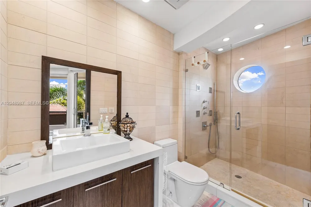 3344 NE 167th St North Miami Beach, FL 33160