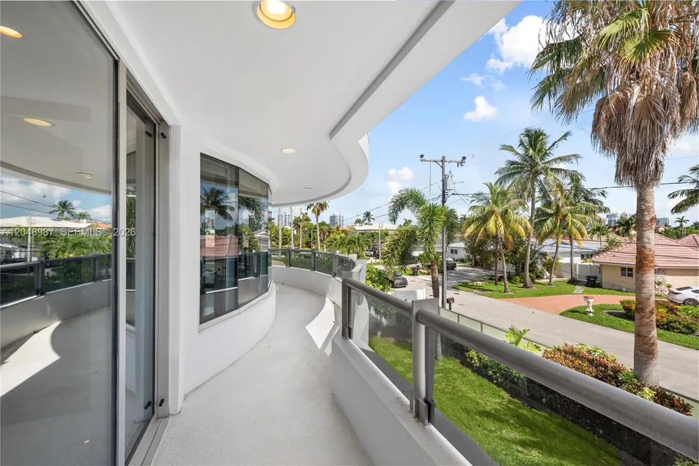 3344 NE 167th St North Miami Beach, FL 33160