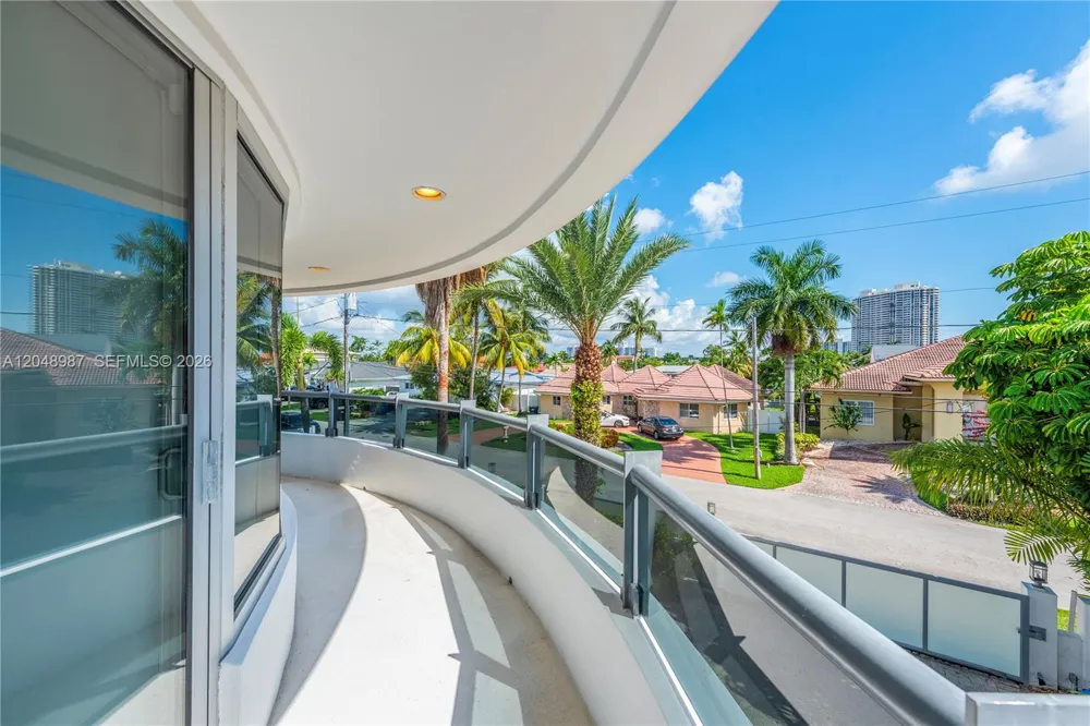 3344 NE 167th St North Miami Beach, FL 33160