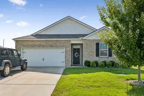 432 Lauren Ln