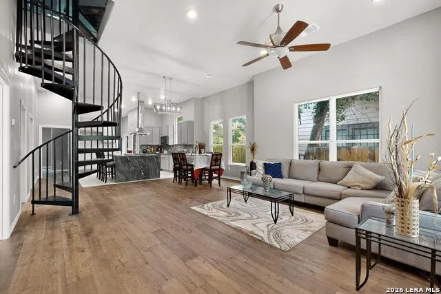 305 SPRUCE ST San Antonio, TX 78203