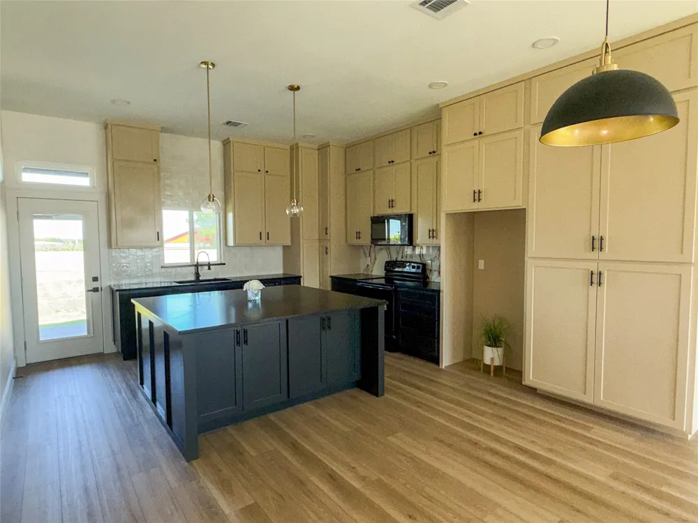 501 N Cleburne Whitney Road Rio Vista, TX 76093