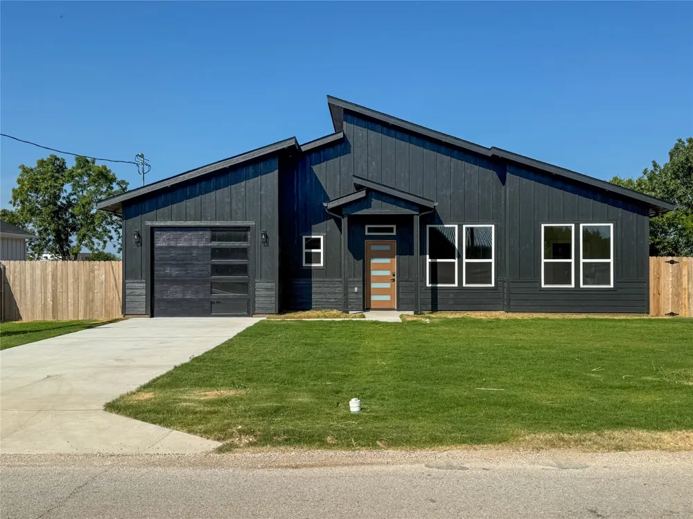 501 N Cleburne Whitney Road Rio Vista, TX 76093