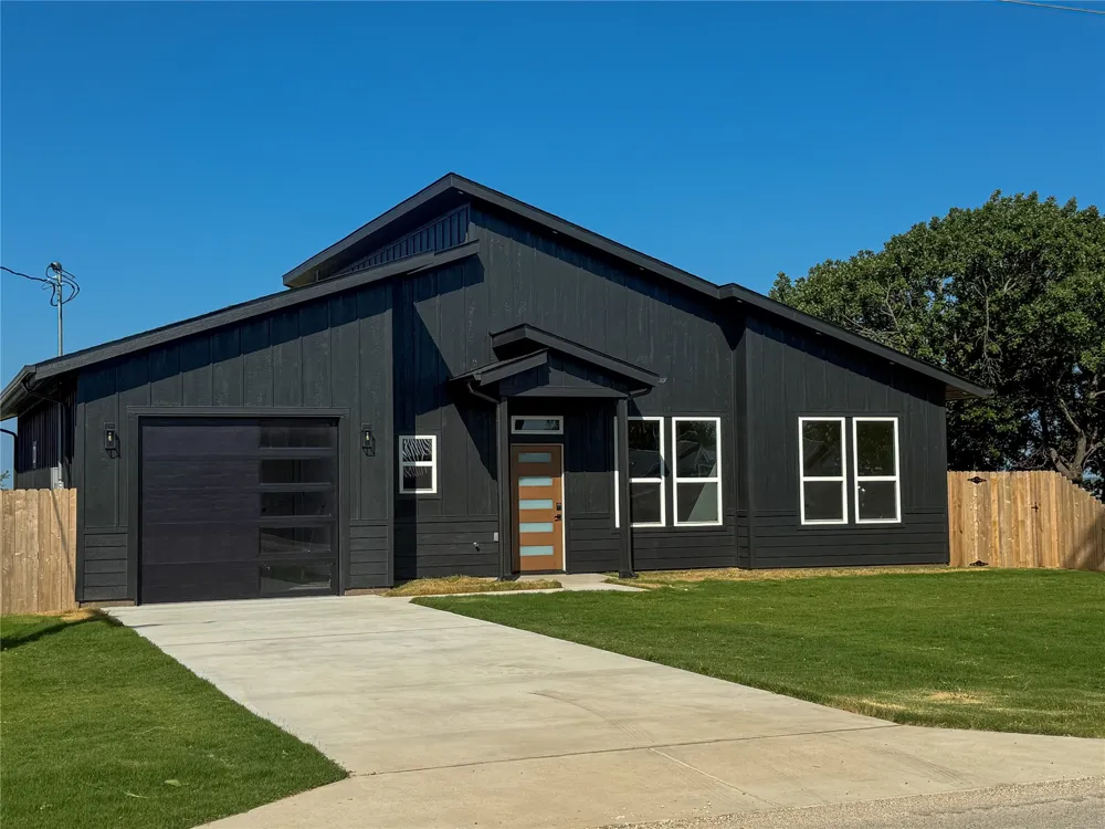 501 N Cleburne Whitney Road Rio Vista, TX 76093