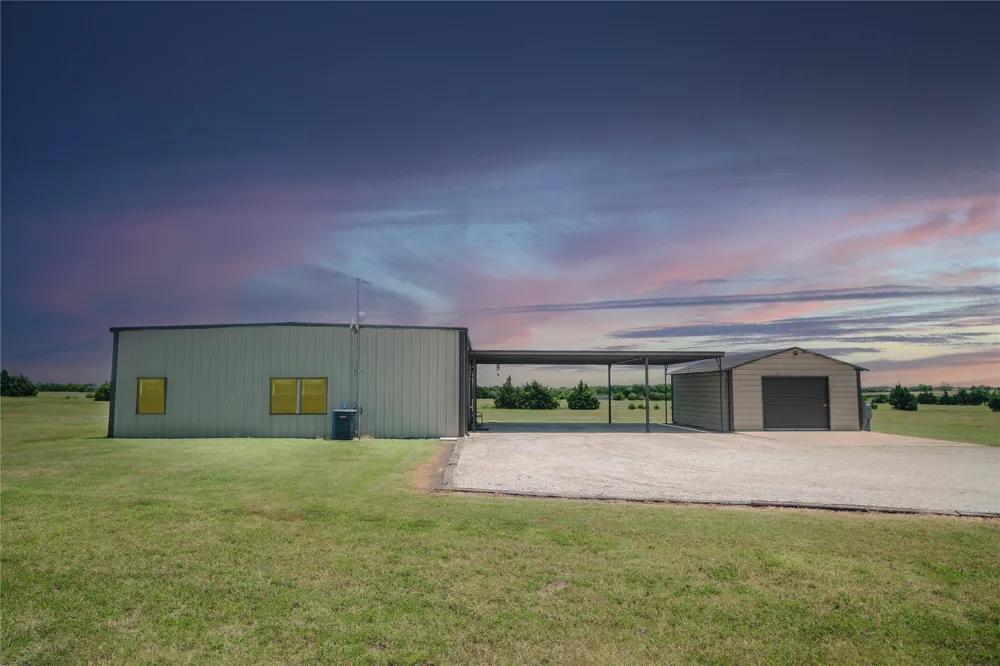20548 Fm 901 Road Gordonville, TX 76245
