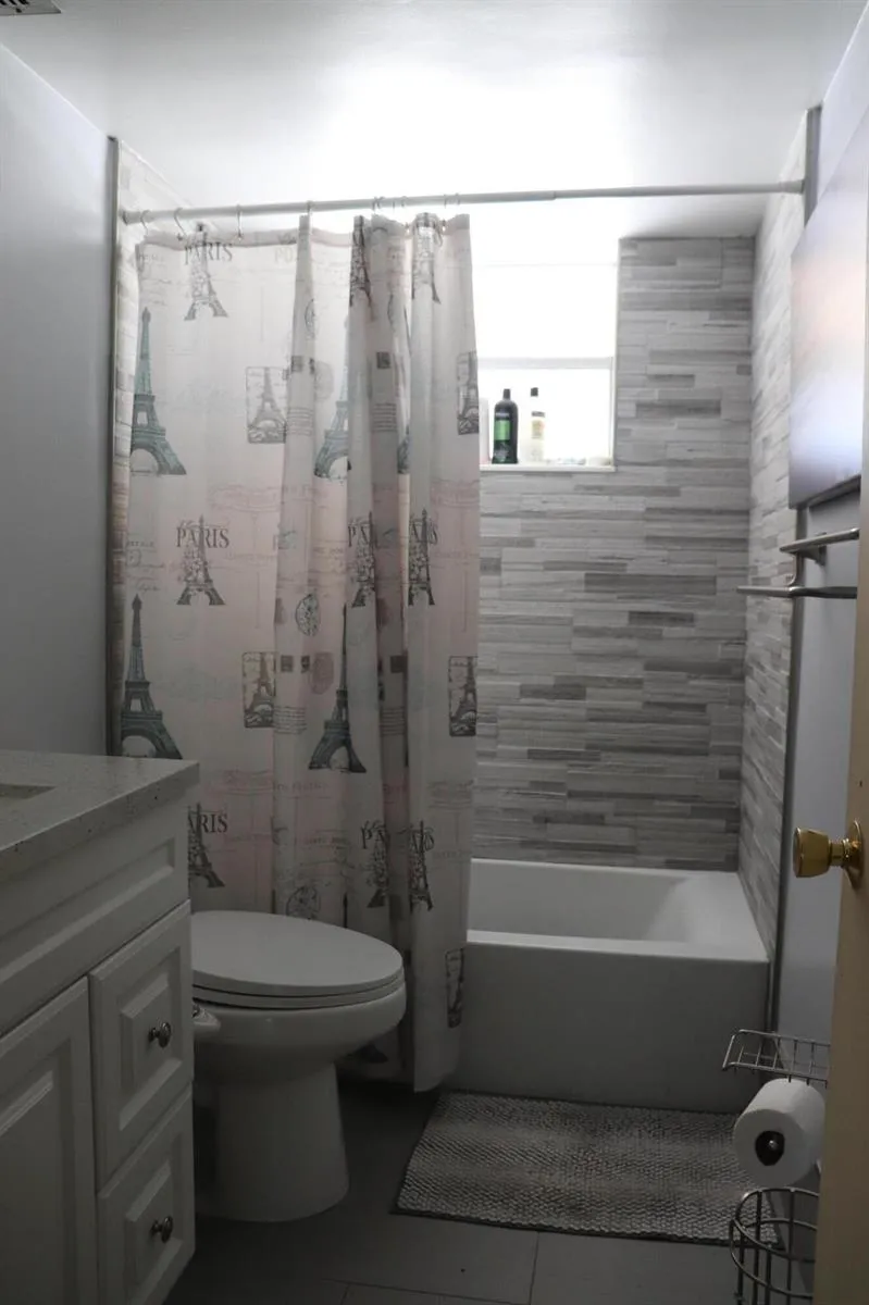 20500 NW 7th Avenue #8 Miami Gardens, FL 33169