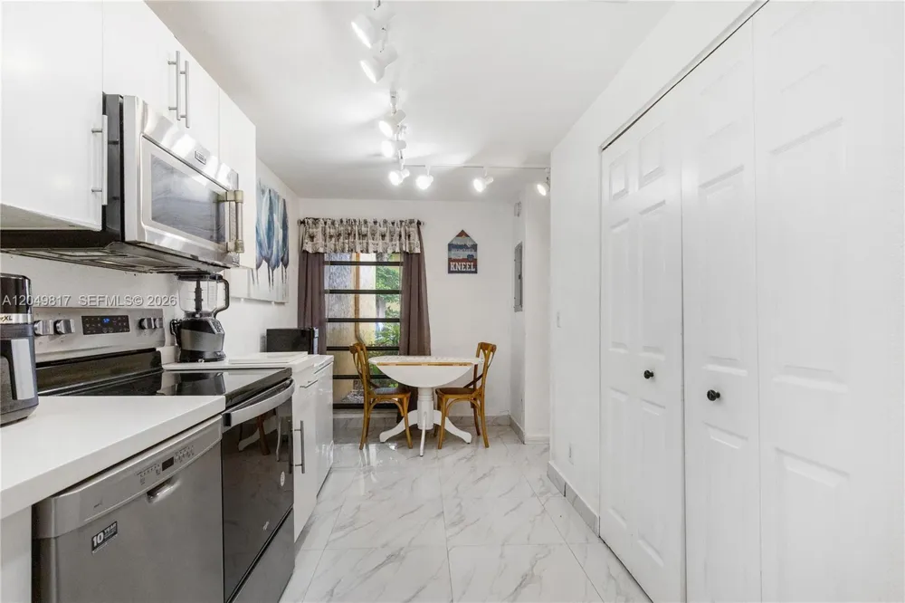 1580 NW 93rd Ave #300 Pembroke Pines, FL 33024
