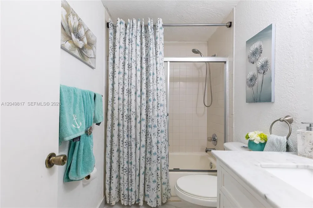 1580 NW 93rd Ave #300 Pembroke Pines, FL 33024