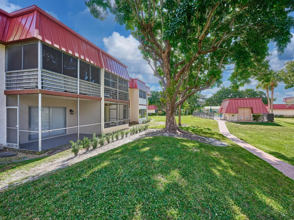 12021 W Greenway Drive #105 Royal Palm Beach, FL 33411