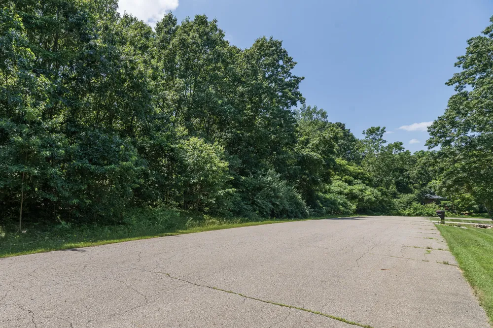 7228 Owen Hills Drive Kalamazoo, MI 49009