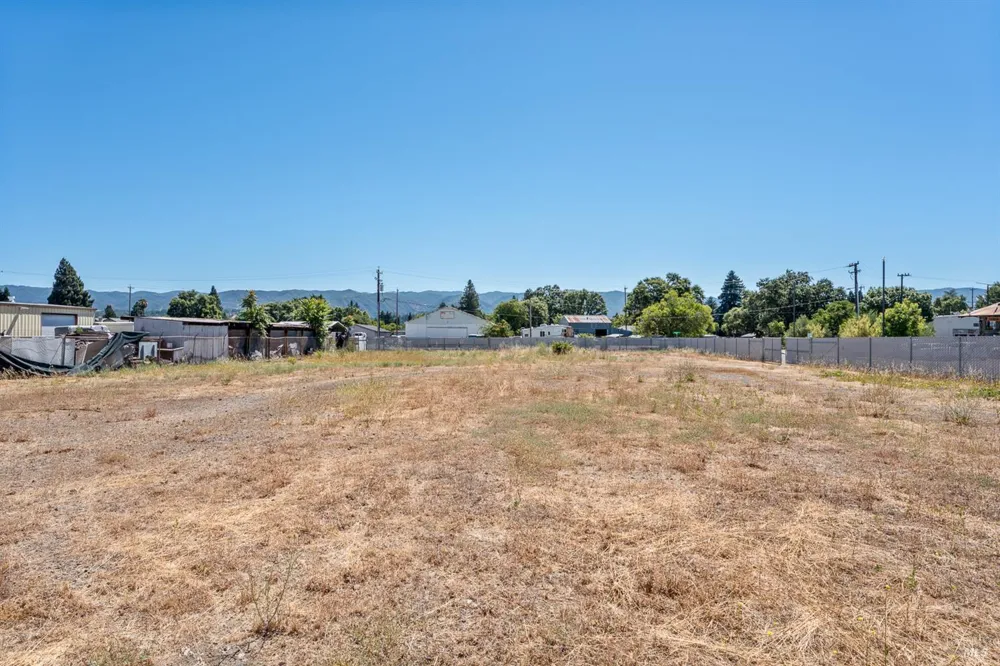 1080 Cunningham Street Ukiah, CA 95482
