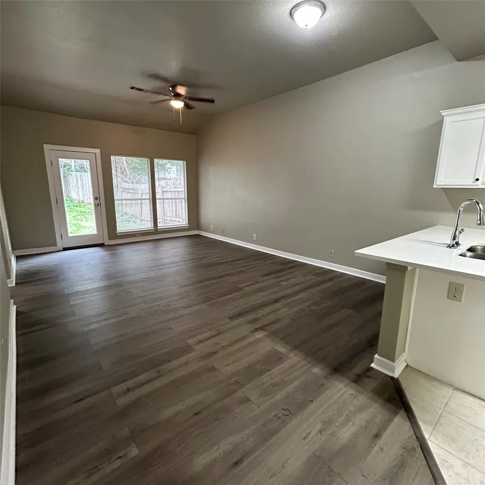1235 Armadillo Road #B Austin, TX 78745