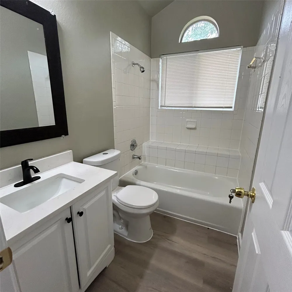 1235 Armadillo Road #B Austin, TX 78745
