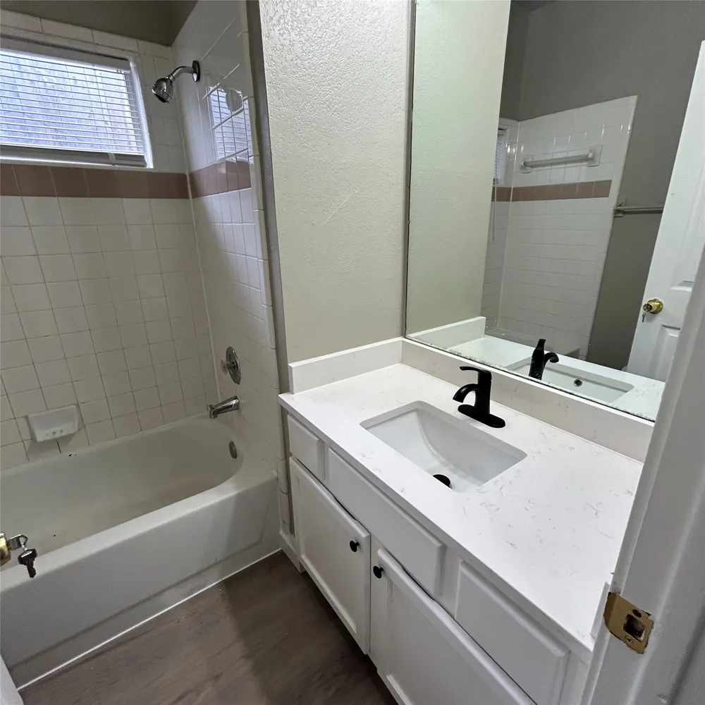 1235 Armadillo Road #B Austin, TX 78745
