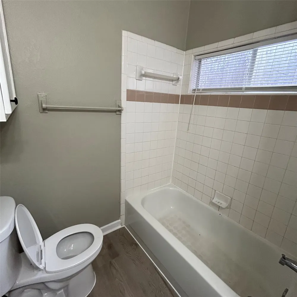 1235 Armadillo Road #B Austin, TX 78745