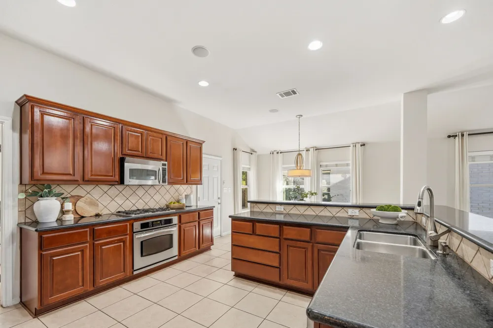 15700 Edenderry Drive Austin, TX 78717