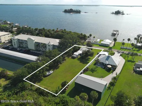 13485 Indian River Drive